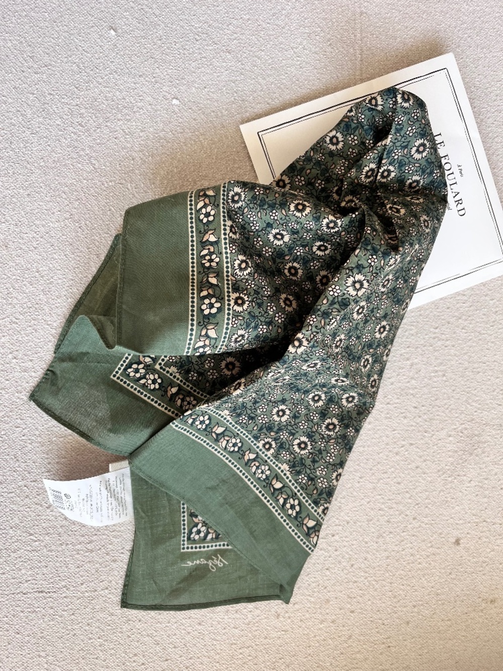 Sézane neck scarf
